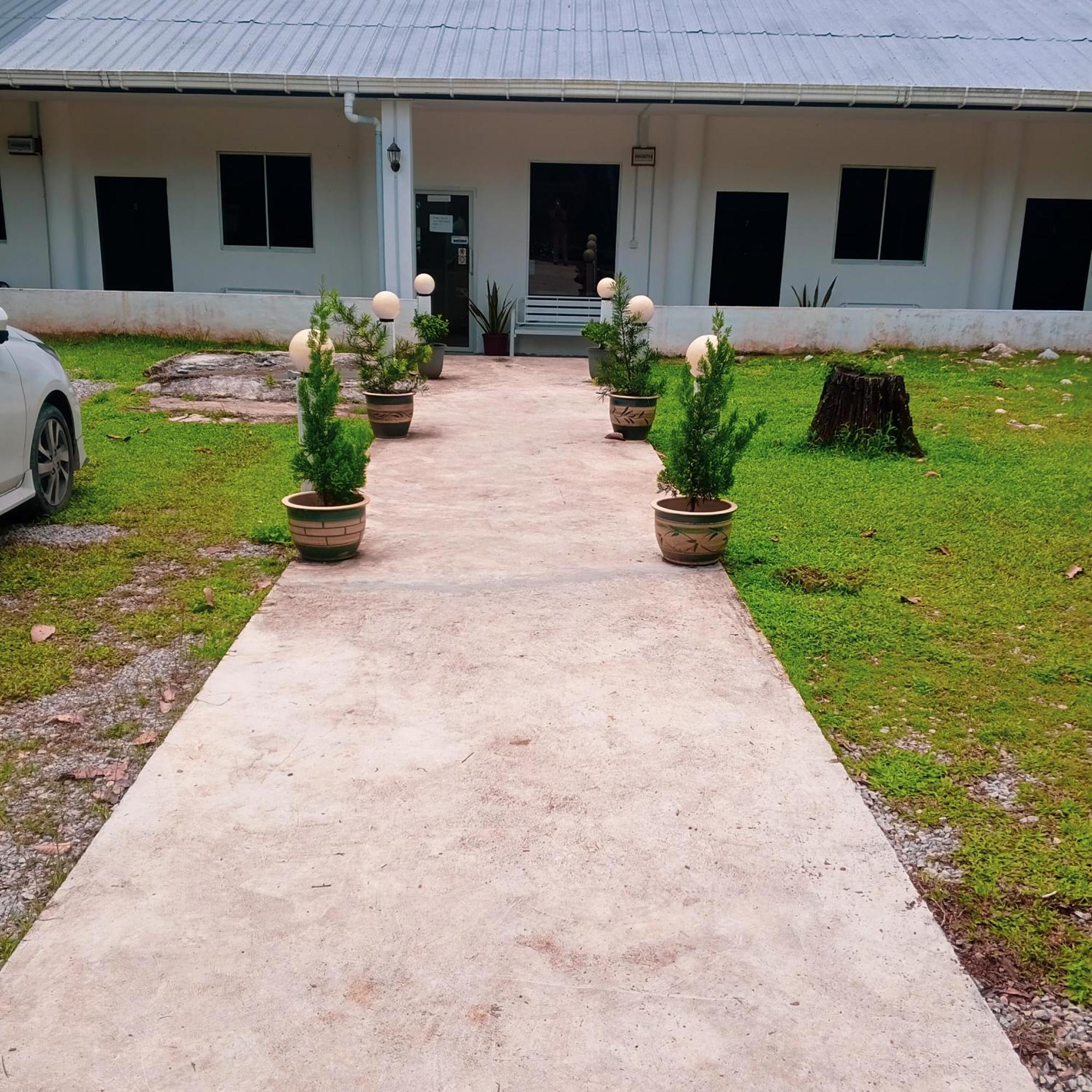 Sukau Tomanggong View Bed & Breakfast Esterno foto